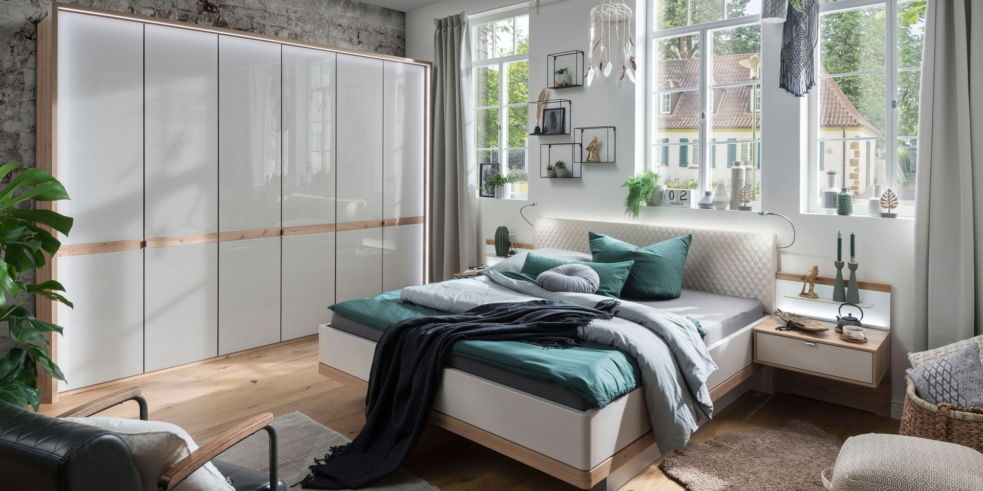 Barcelona_Schlafzimmer_Set_1_Bianco_Eiche_Glas_Champagner_von_Wiemann__1621711548_451.jpg