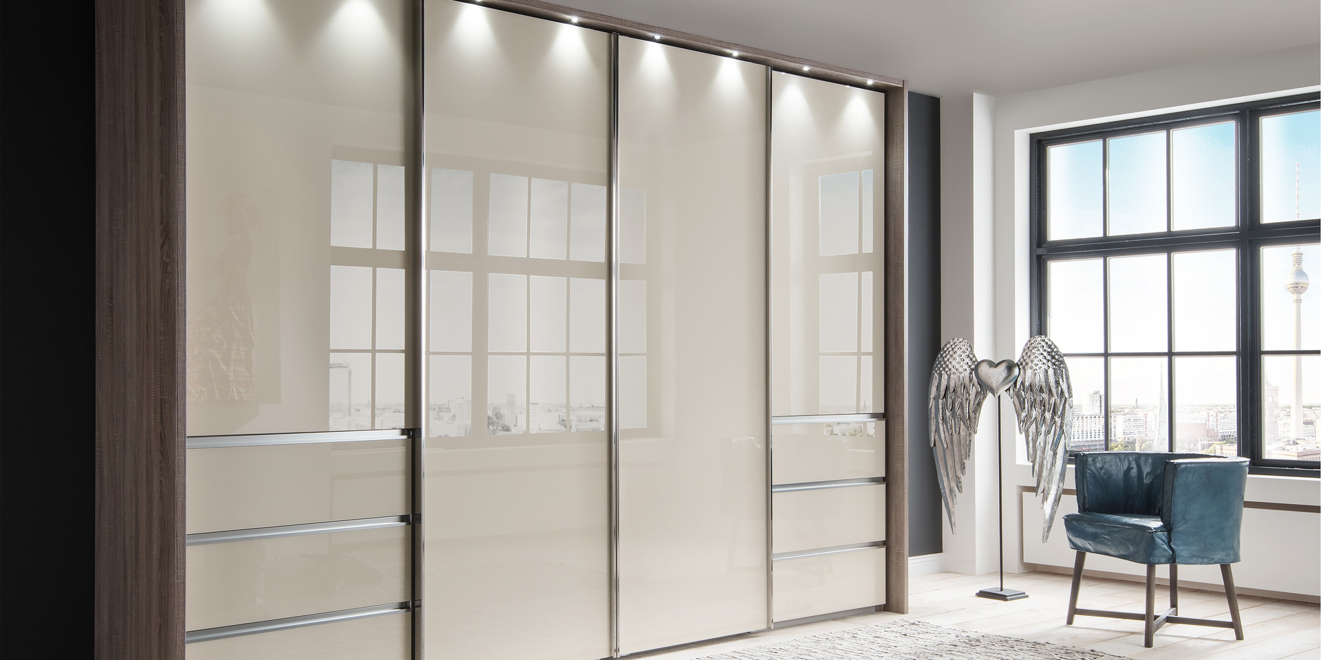 Malibu_Kleiderschrank_V2_330cm_Glas_magnolie_trueffeleiche_von_Wiemann__1621713731_213.jpg